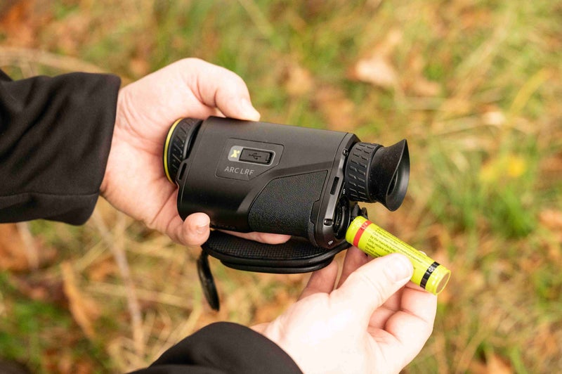 Pixfra ARC A425P LRF v&auml;rmekamera med avst&aring;ndsm&auml;tare